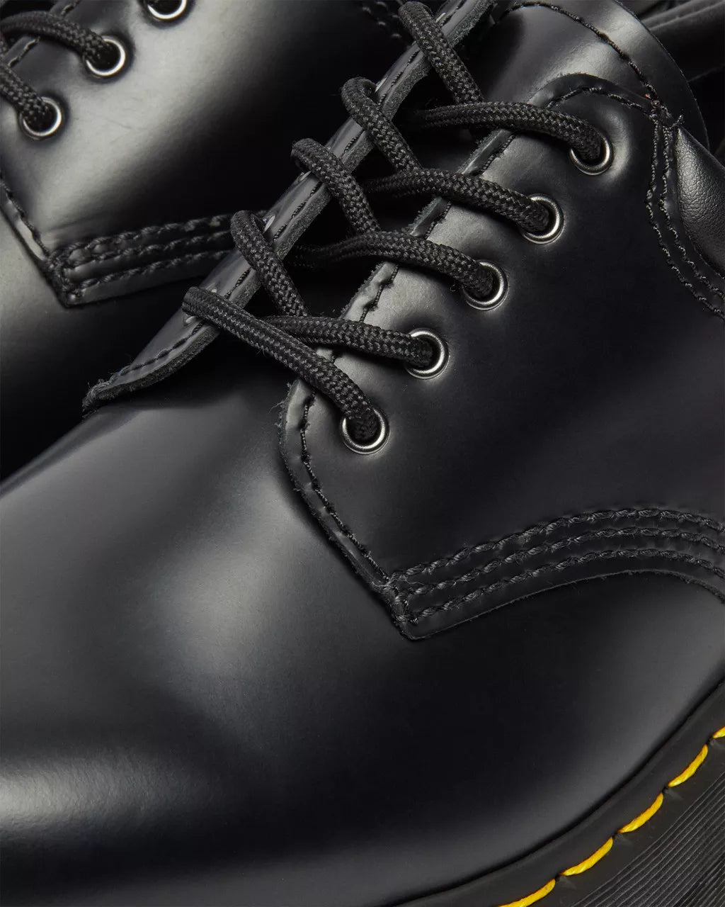Dr. Martens 8053 Quad - Black Polished Smooth