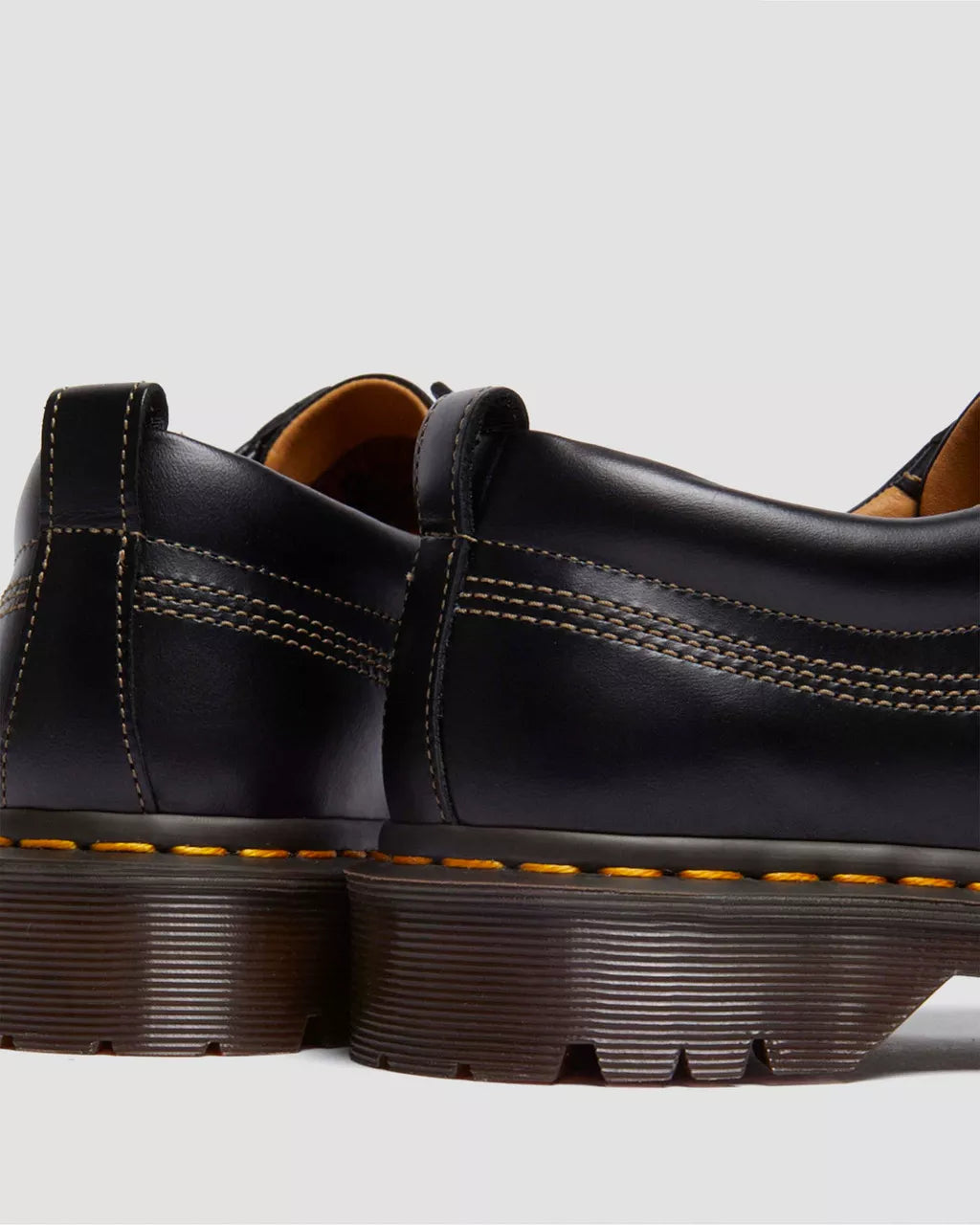 Dr. Martens Lowell - Black Analine