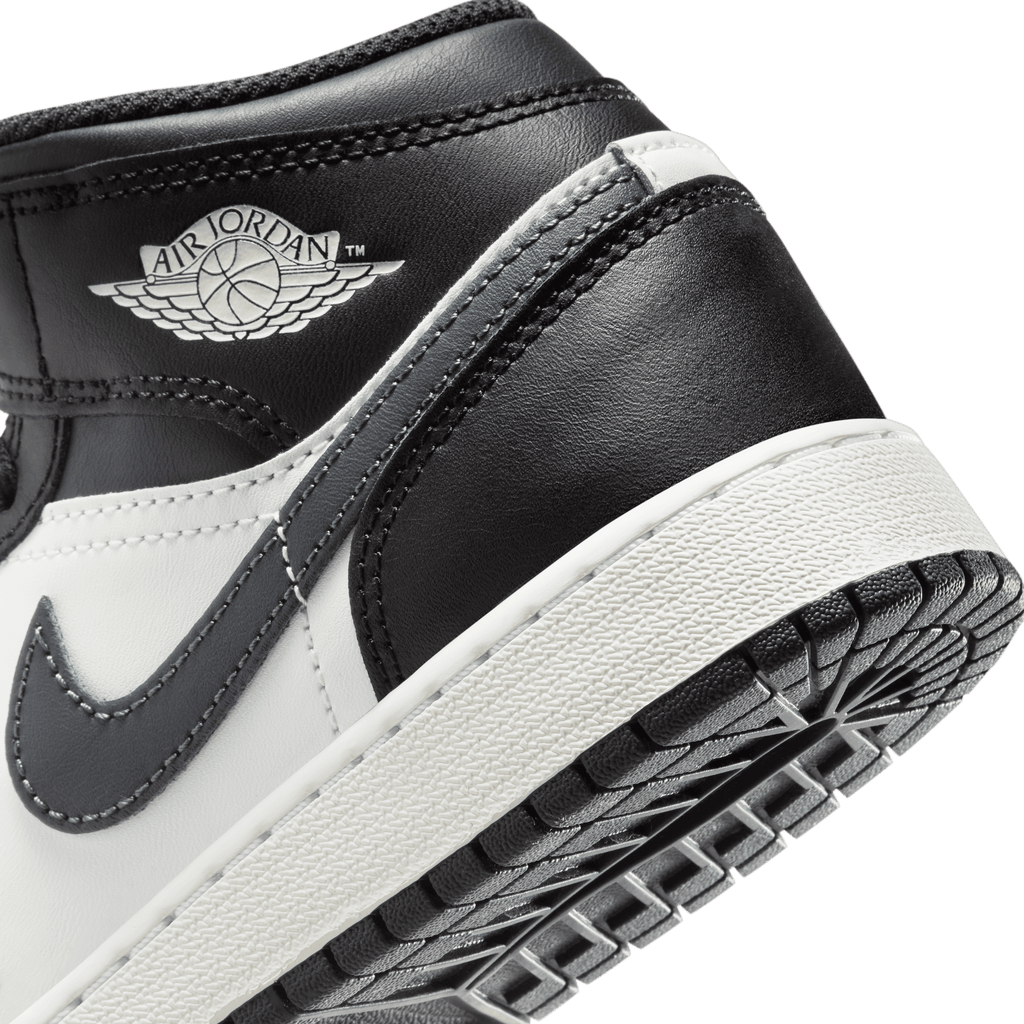 Gradeschool Air Jordan 1 Mid - Black/Off Noir/Summit White
