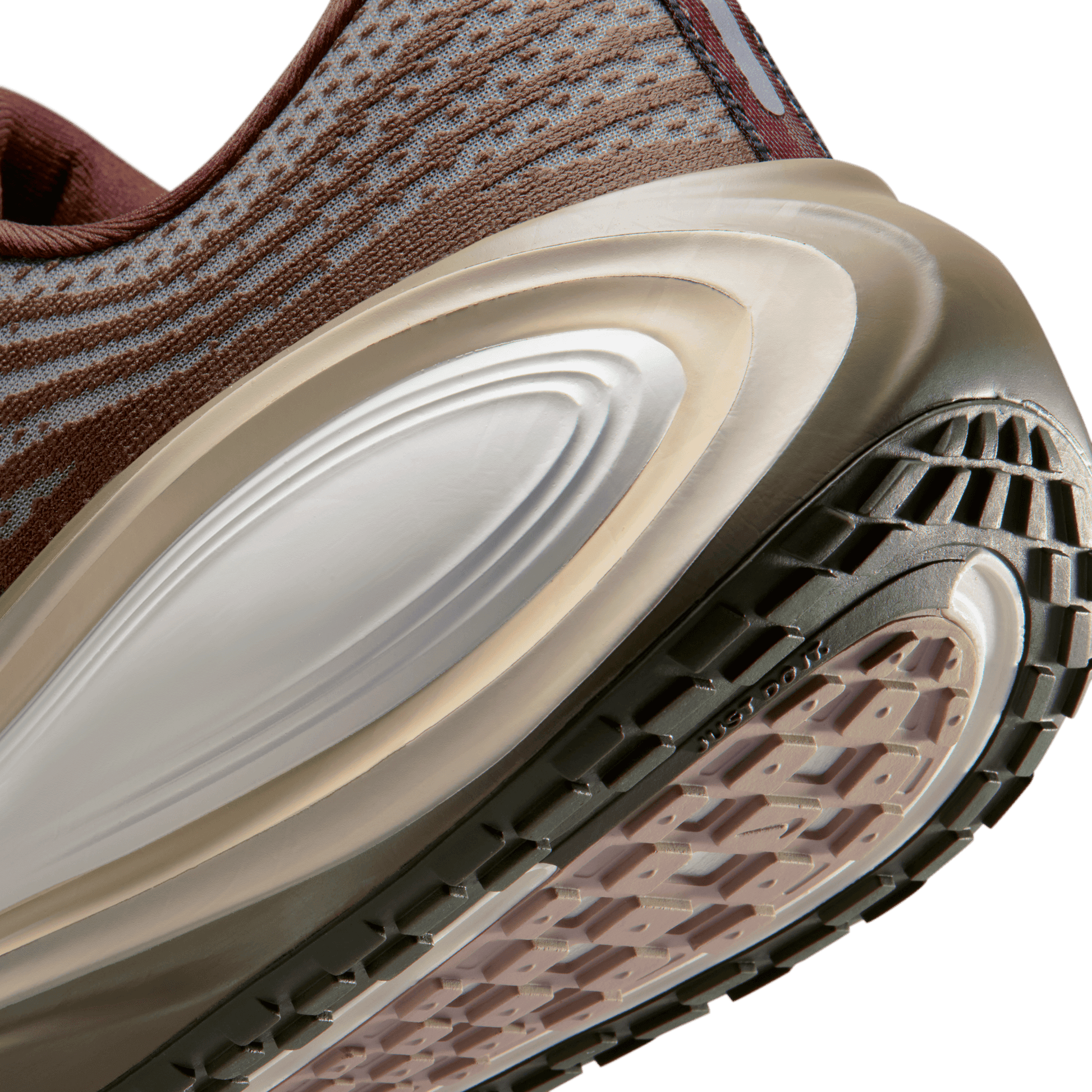 Men's Nike Vomero Plus QS - Off Noir/Pecan/Phantom/Noir