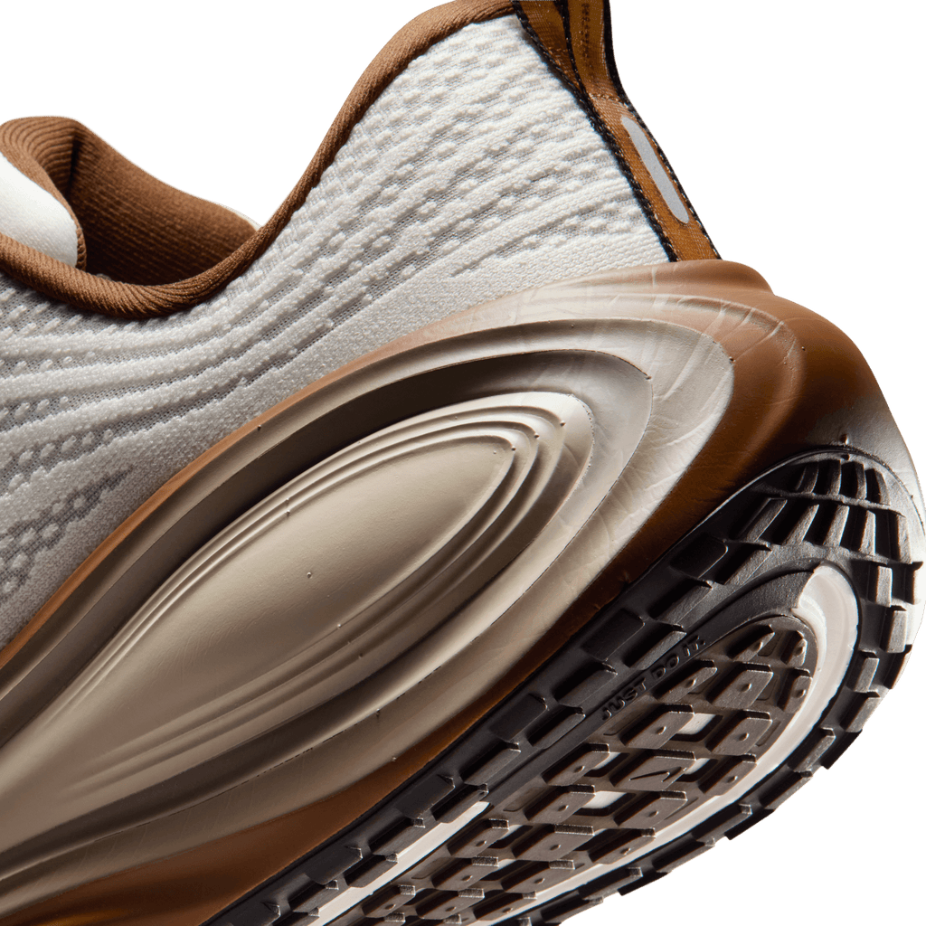 Men's Nike Vomero Plus QS - Sail/Pecan/Caldera Brown/Black