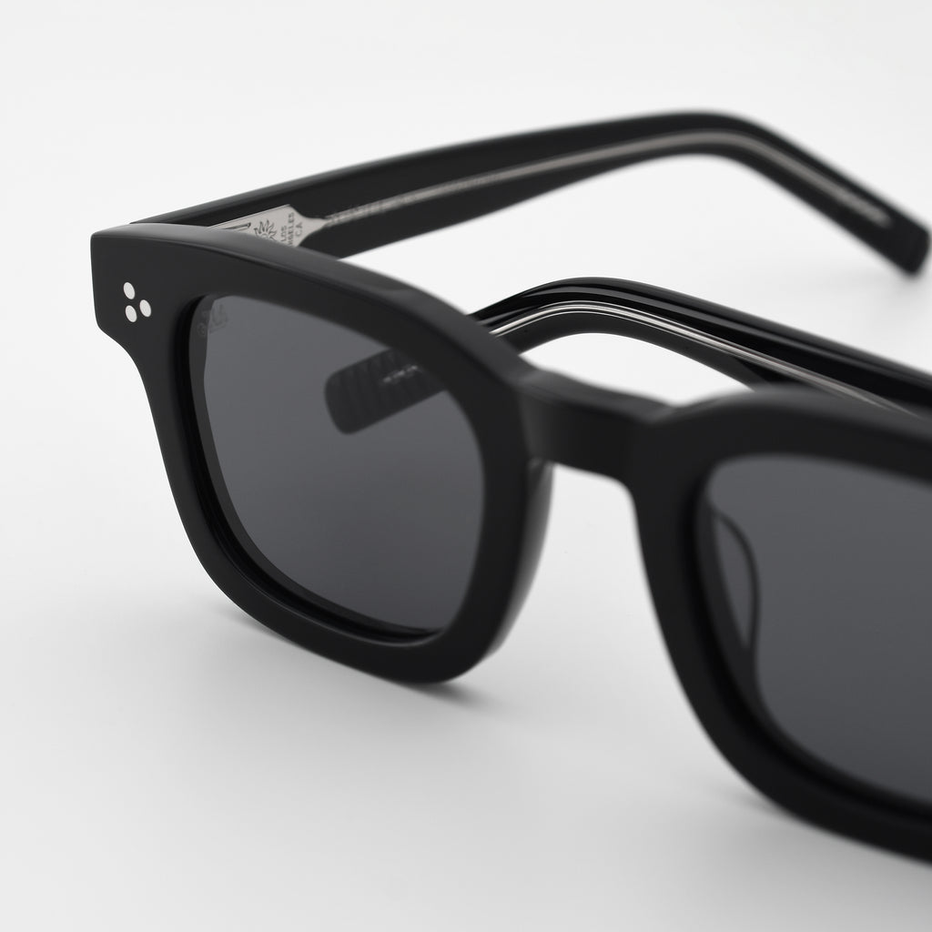 AKILA Ascent - Black/Black