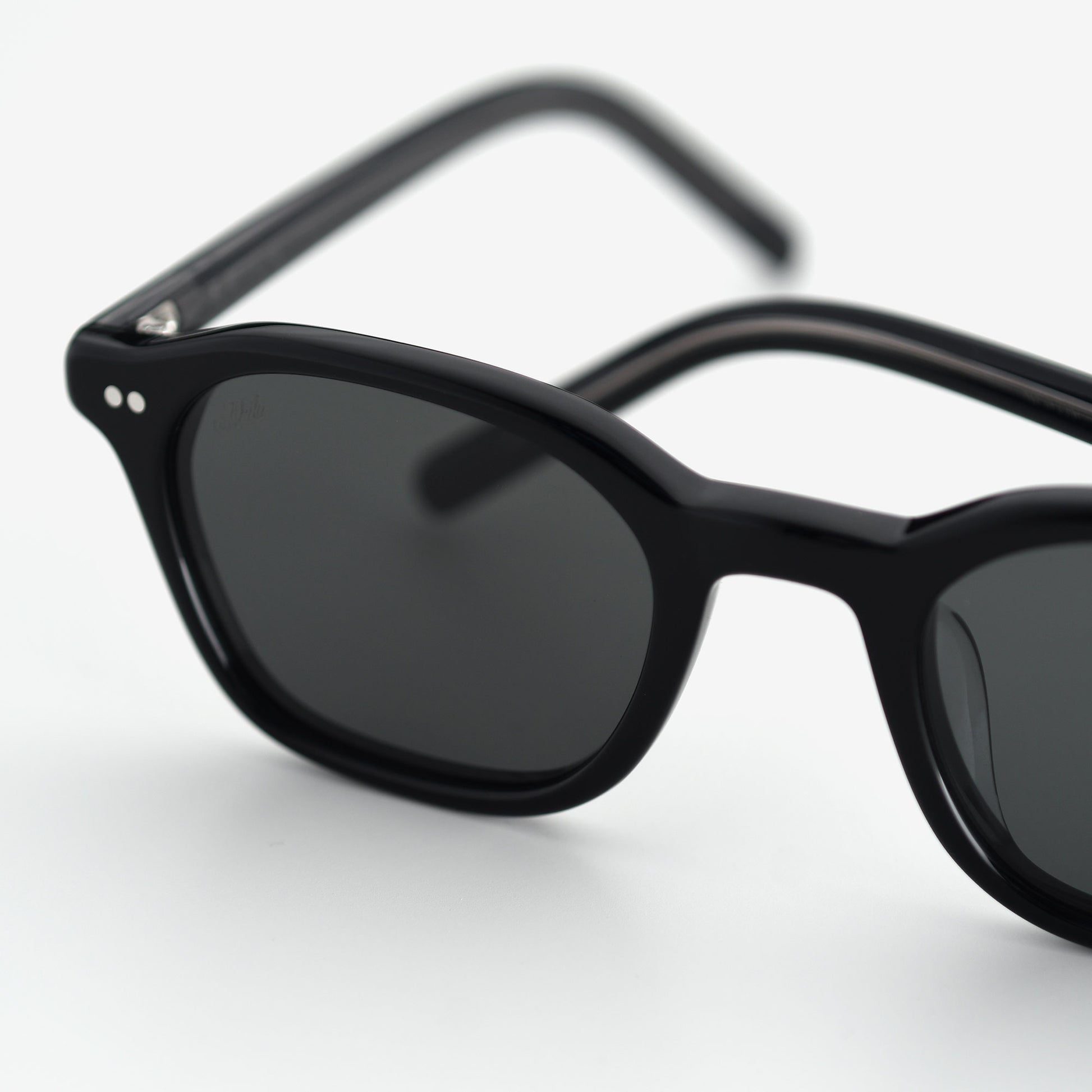 AKILA Nomos - Black/Black